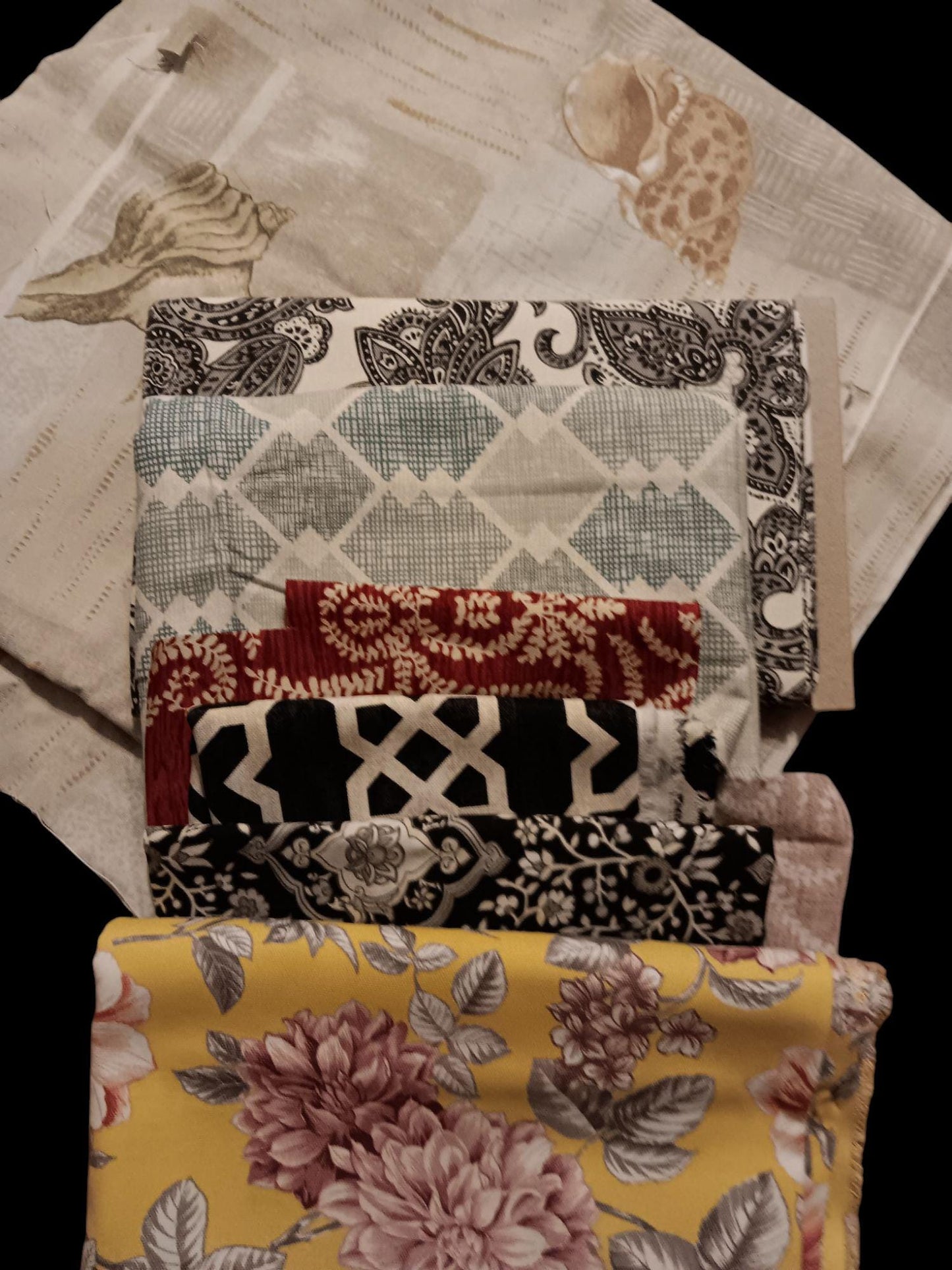 Canvas Options
1. seashell
2. black paisley
3. teal geo
4. red floral
5. black geo
6. black floral
7. yellow floral